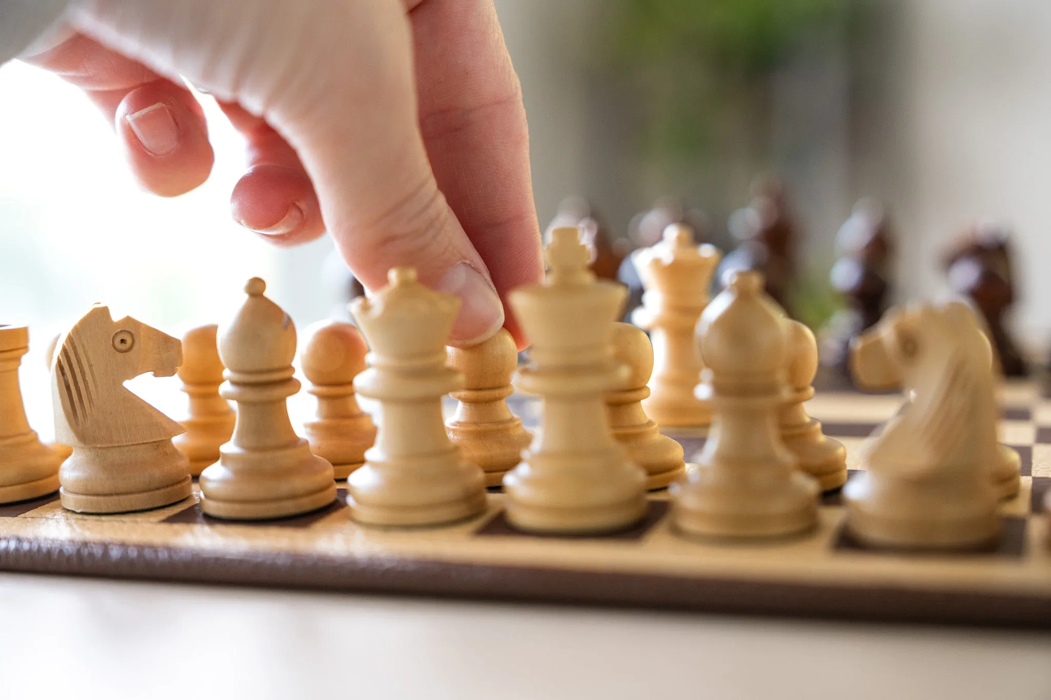9" Milled Leather Travel Magnetic Chess Set with Wood Pieces