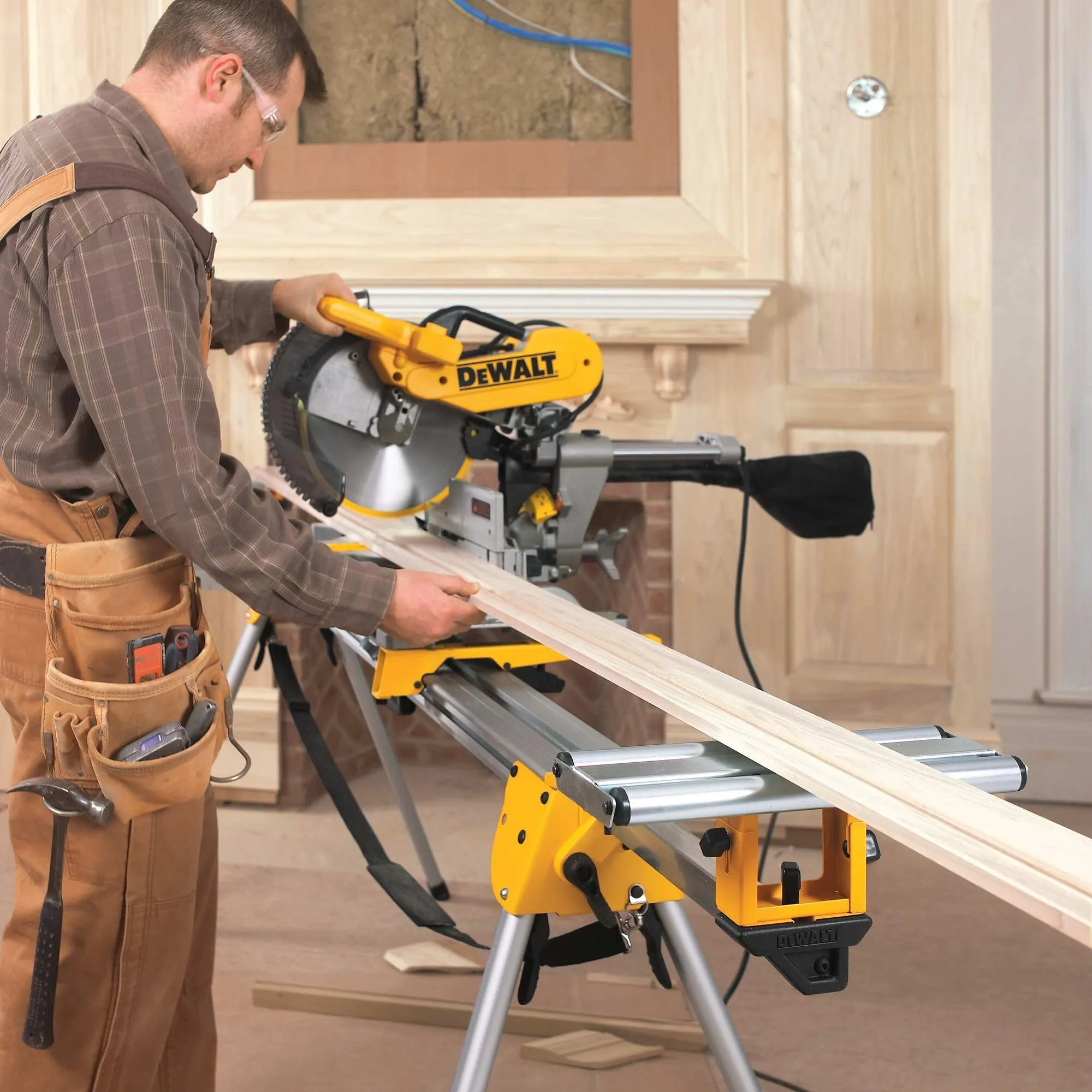 DEWALT Double Bevel Sliding Miter Saw, 12-inch, Compound (DWS780)